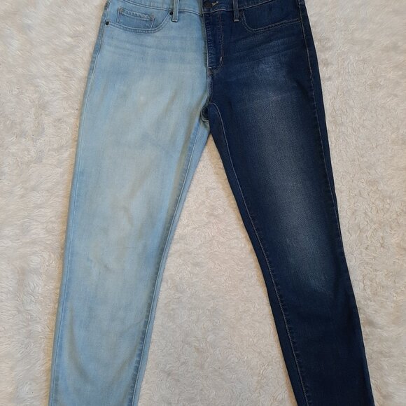 Levi's Two-Tone Blue Ankle Jeans - Picture 3 of 11